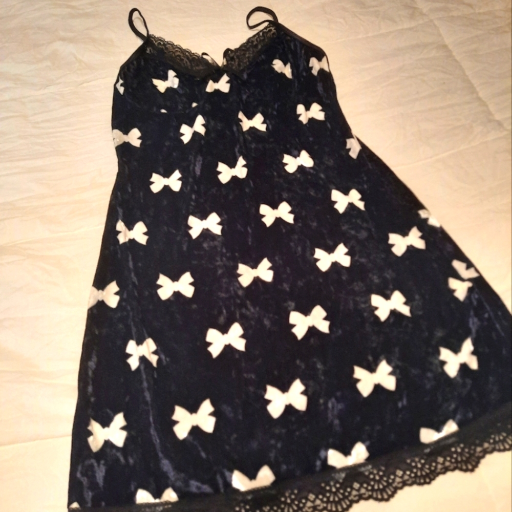 Velvet sleeping dress